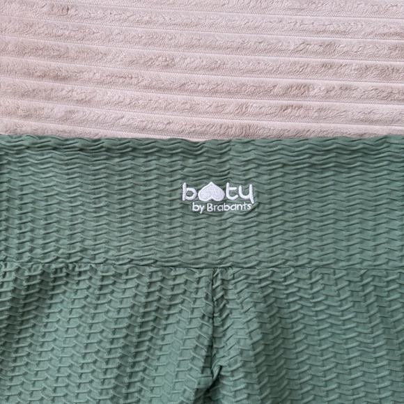 Booty by Brabants Curvy LBL Legging in Light Green - Picture 5 of 7